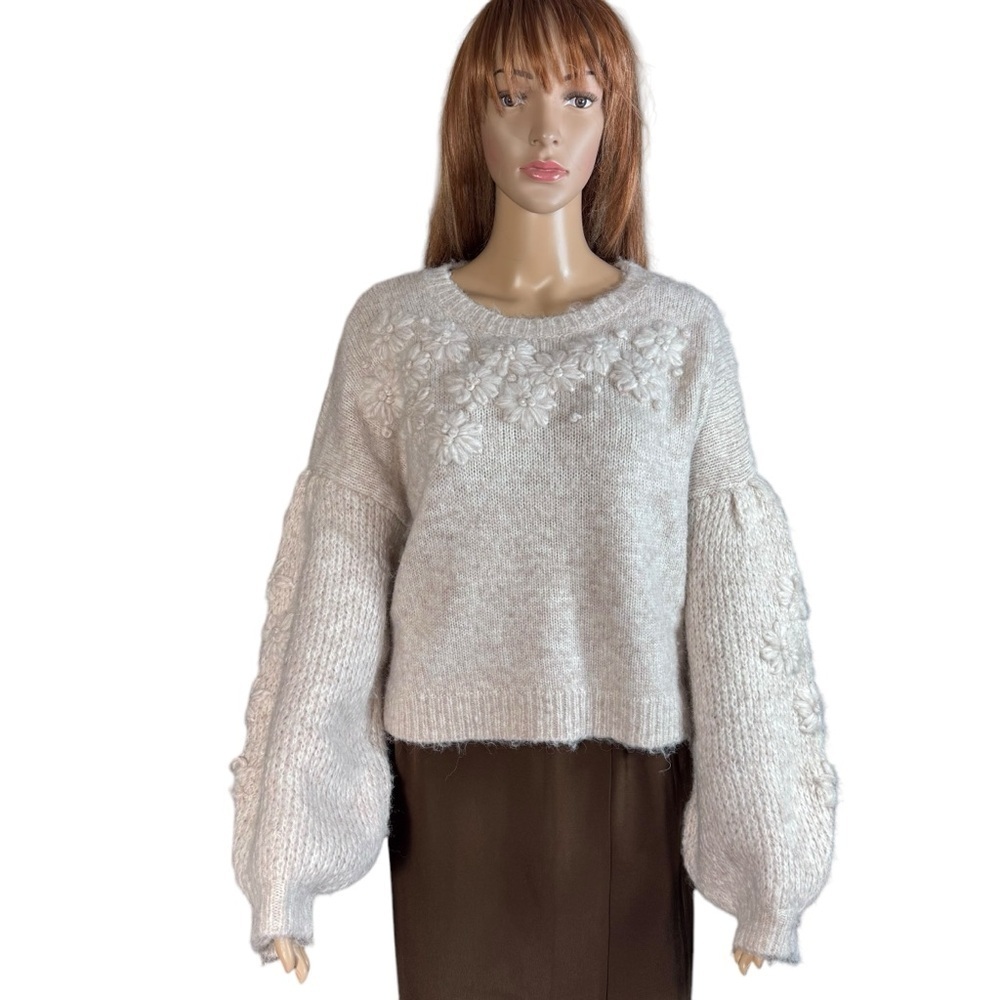 NWT New DRA Oatmeal Cynthia Floral Embroidered Wool Blend Sweater Size S